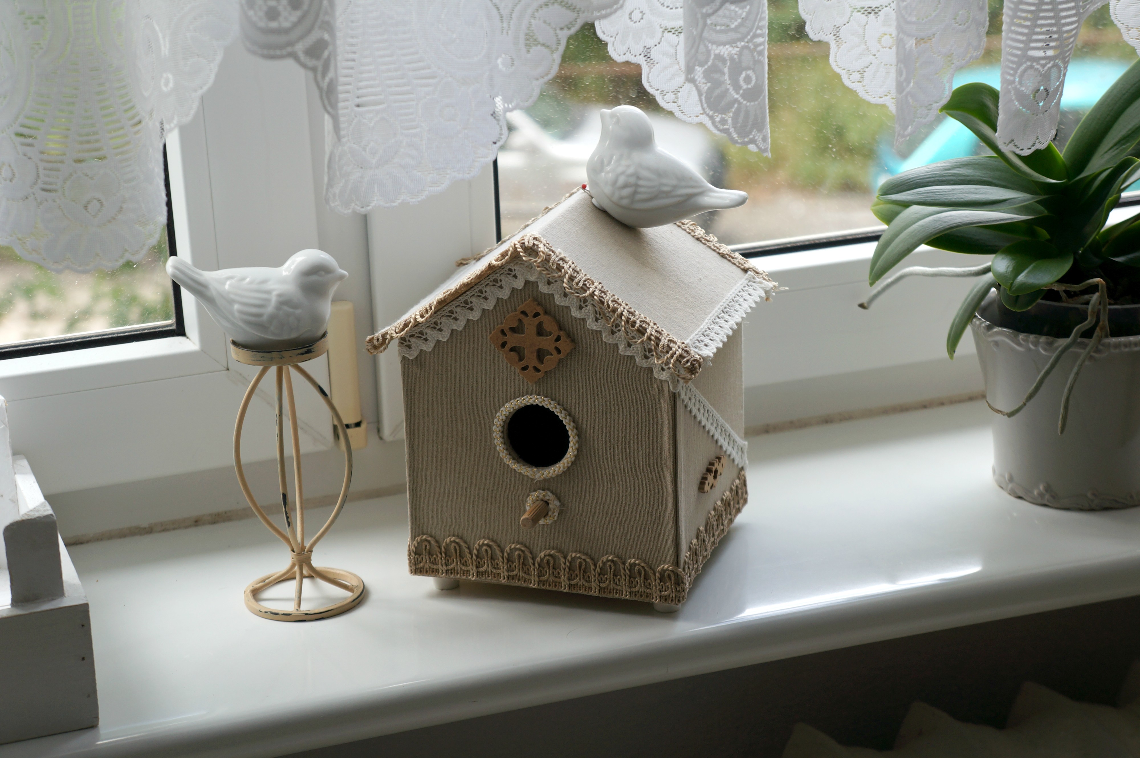 dekoracje DIY do sypialni: domek dla ptaszków
