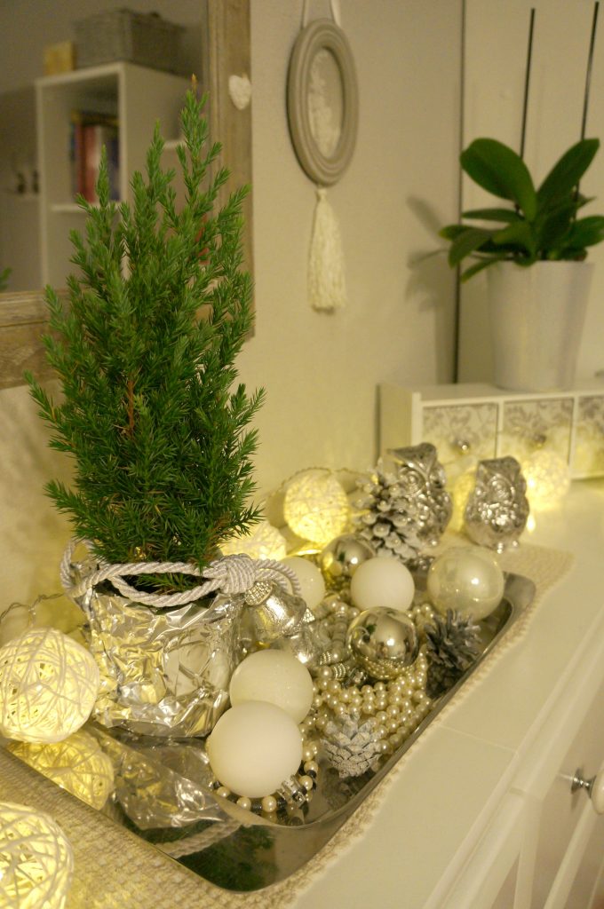 Białe dekoracje świąteczne